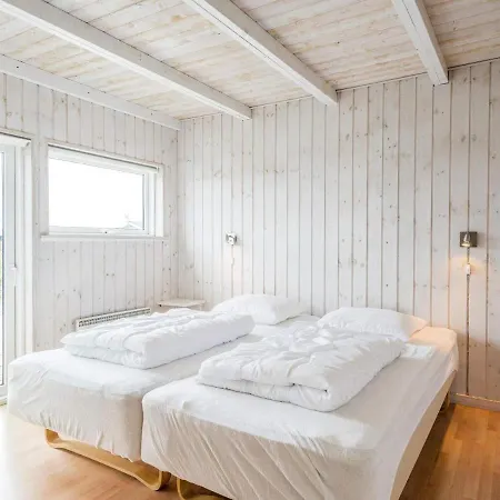 Holiday Hvide Sande Li
